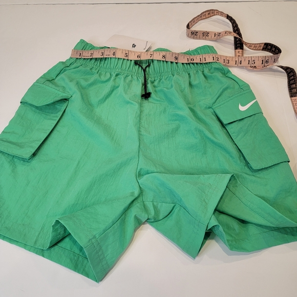 Nike Sportswear Essential Women's Woven High-Rise Shorts Spring Green Size XS - Picture 7 of 12